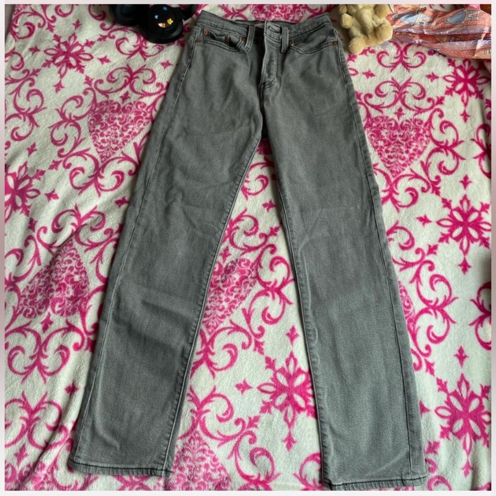 Grey Levi’s Wedgie Straight Jeans
